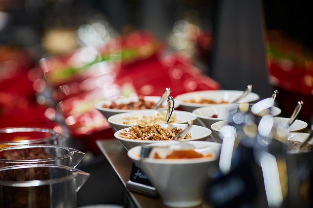 Hotel Pacai, Vilnius, A Member Of Design Hotels ภายนอก รูปภาพ A selection of garnishes