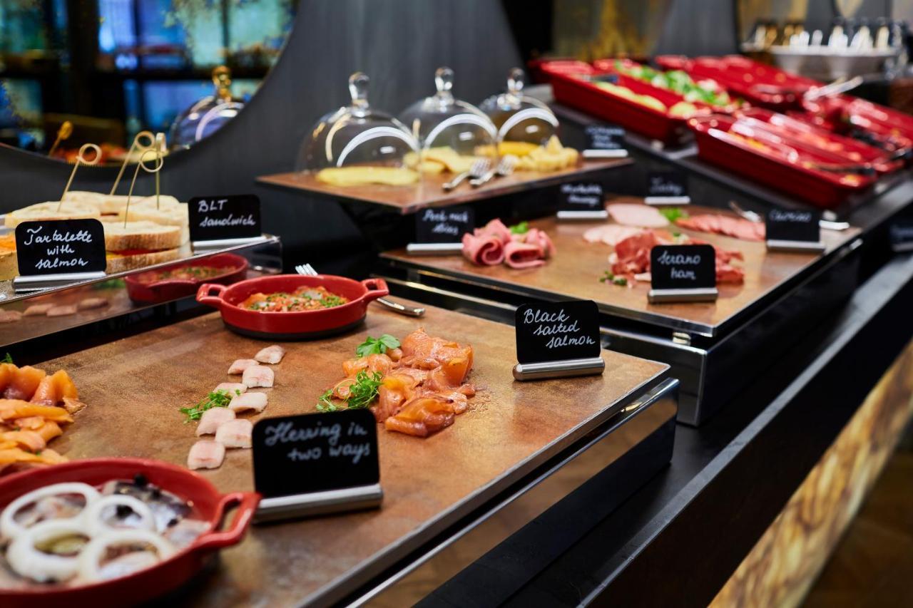Hotel Pacai, Vilnius, A Member Of Design Hotels ภายนอก รูปภาพ A buffet at a hotel
