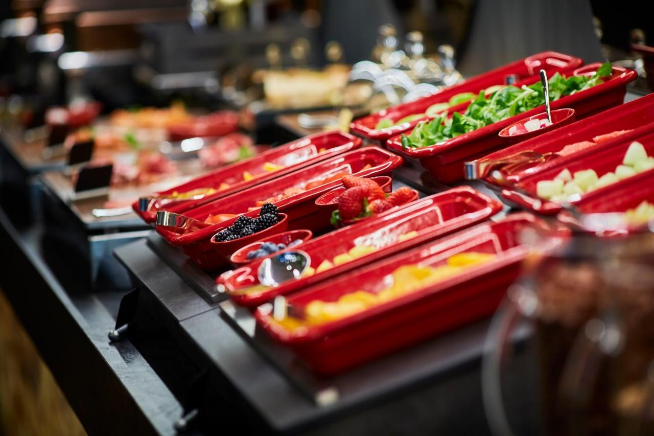 Hotel Pacai, Vilnius, A Member Of Design Hotels ภายนอก รูปภาพ A salad bar